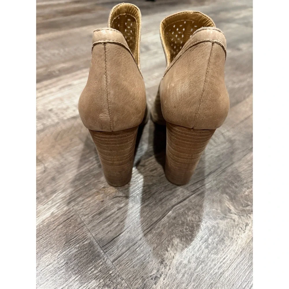Lucky Brand Tan Perforated Leather Peep Toe Block Heel Booties Ankle Boots